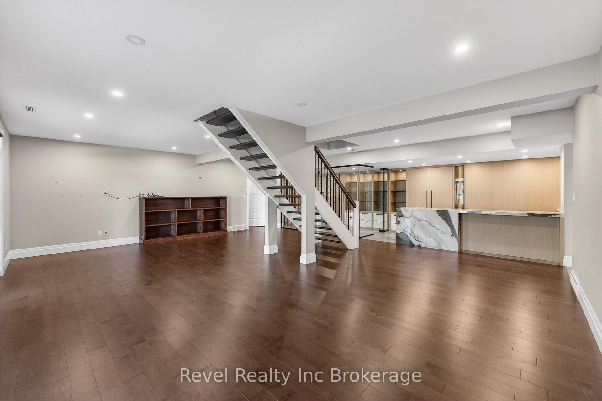 Photo 32 of 241 Tamarack Boulevard, Woodstock, Woodstock - North — HOMEH