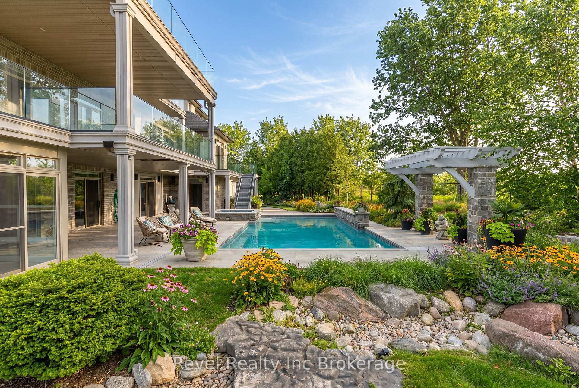 Photo 40 of 241 Tamarack Boulevard, Woodstock, Woodstock - North — HOMEH
