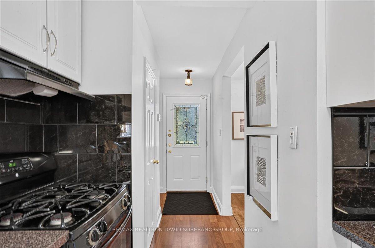 Photo 3 of 122 Mcgillivray Avenue, Toronto, Bedford Park-Nortown — HOMEH