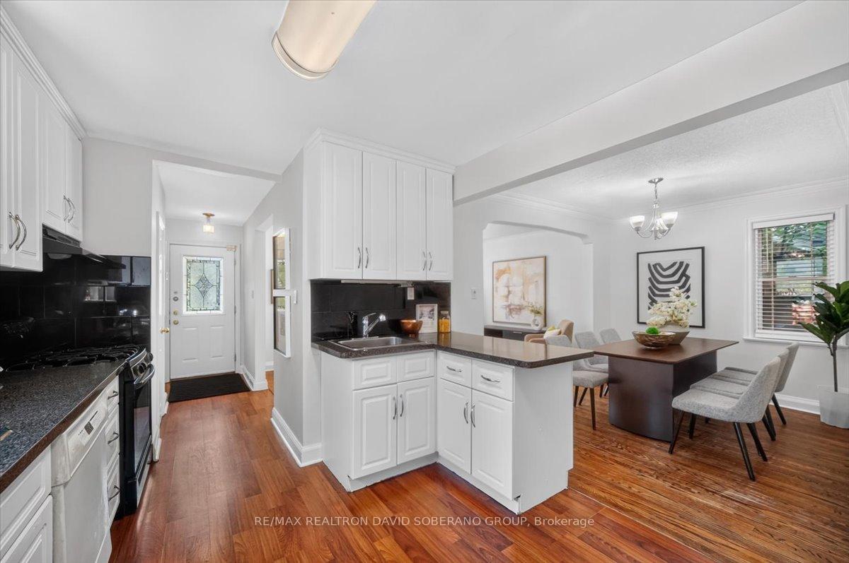 Photo 5 of 122 Mcgillivray Avenue, Toronto, Bedford Park-Nortown — HOMEH