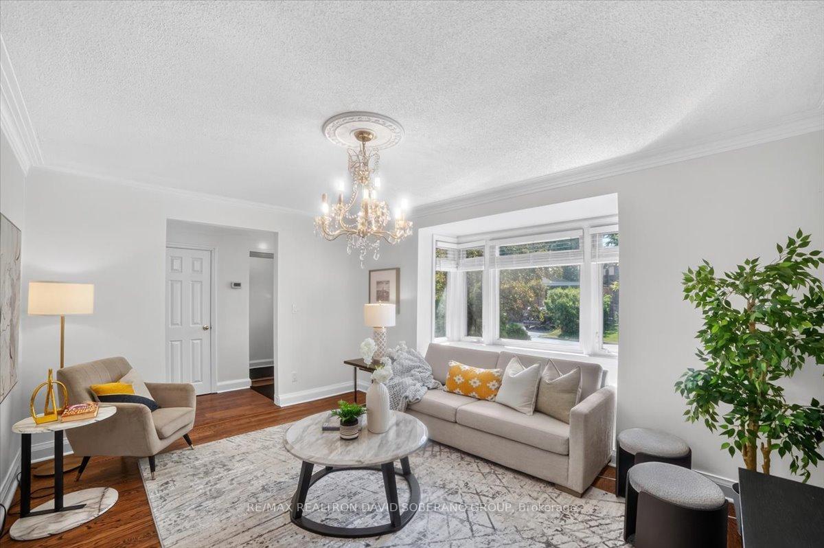 Photo 10 of 122 Mcgillivray Avenue, Toronto, Bedford Park-Nortown — HOMEH