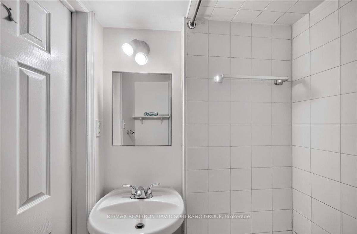 Photo 33 of 122 Mcgillivray Avenue, Toronto, Bedford Park-Nortown — HOMEH