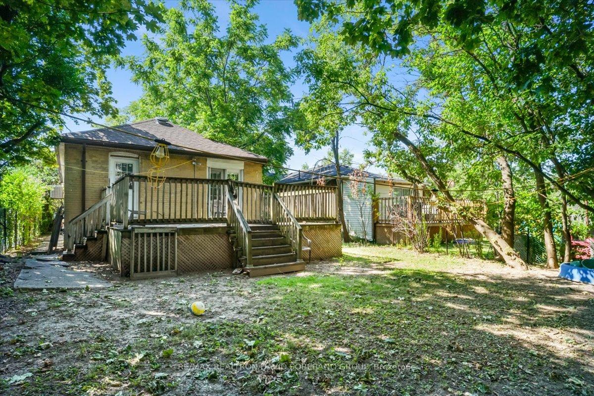 Photo 37 of 122 Mcgillivray Avenue, Toronto, Bedford Park-Nortown — HOMEH