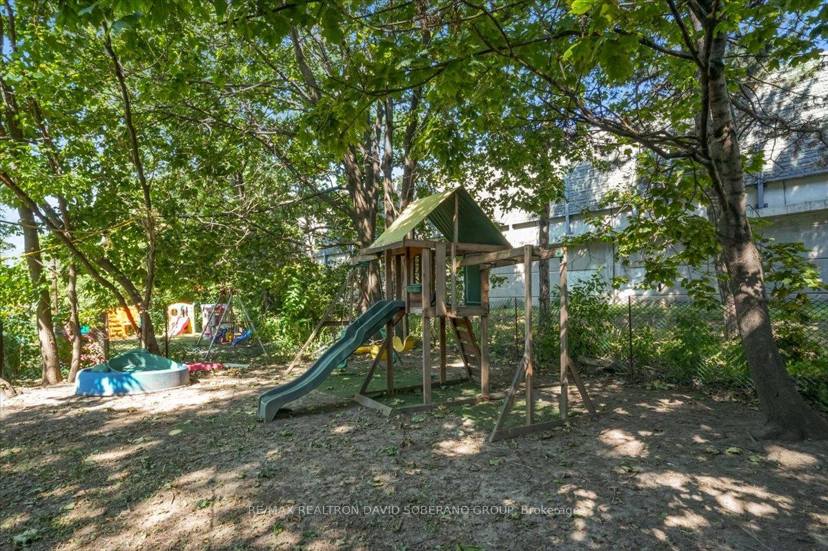 Photo 40 of 122 Mcgillivray Avenue, Toronto, Bedford Park-Nortown — HOMEH