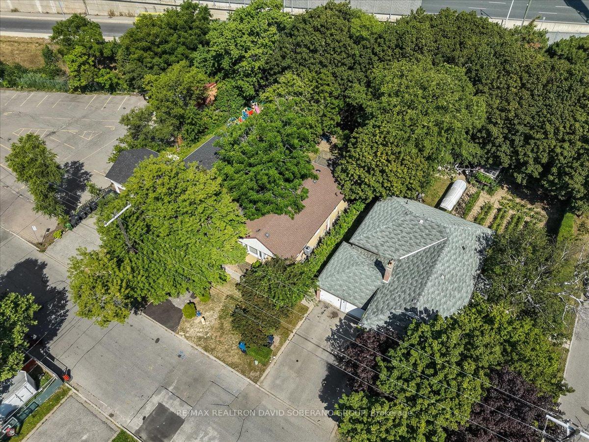 Photo 41 of 122 Mcgillivray Avenue, Toronto, Bedford Park-Nortown — HOMEH