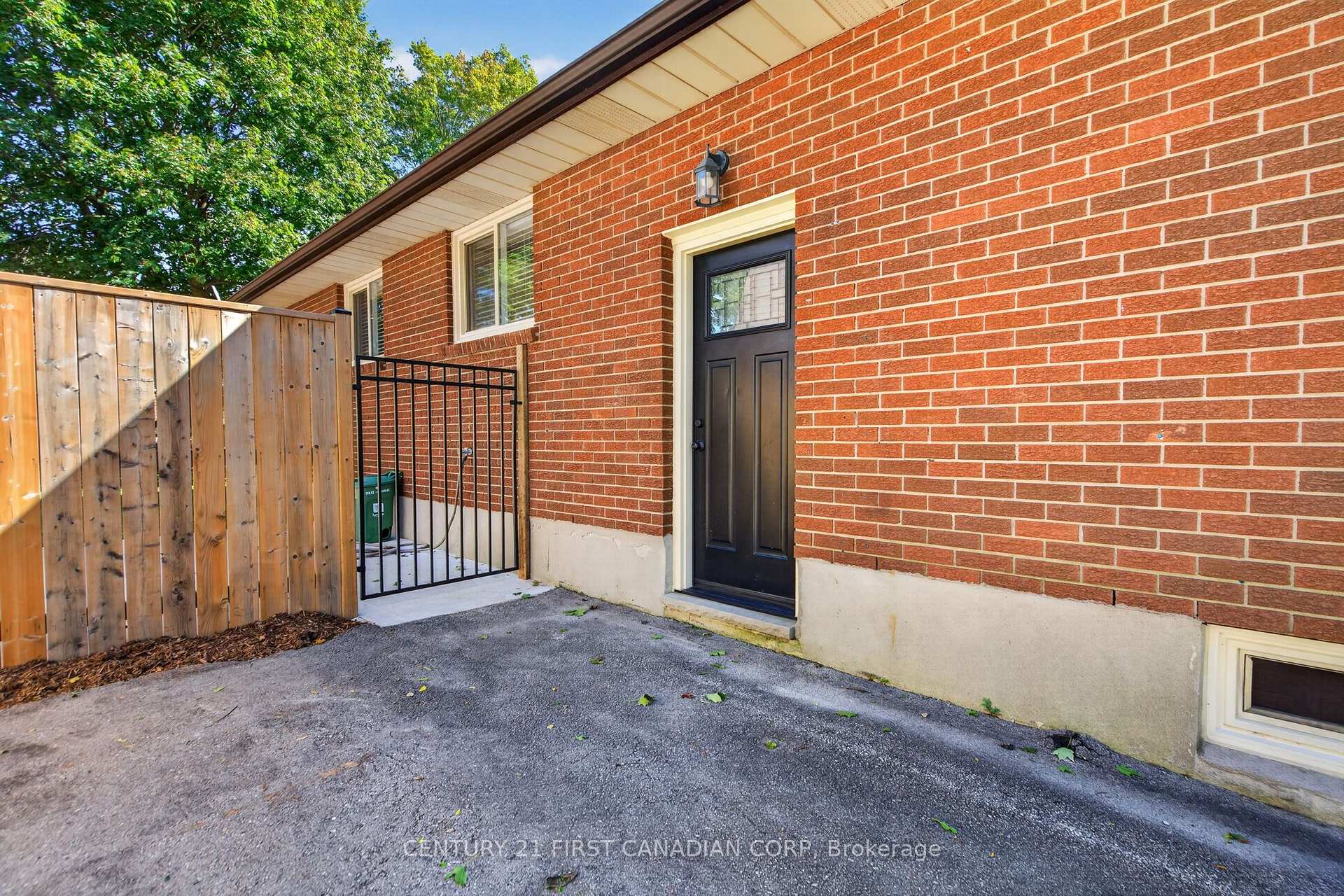 Photo 21 of 86 St Clair Crescent, London, South O — HOMEH
