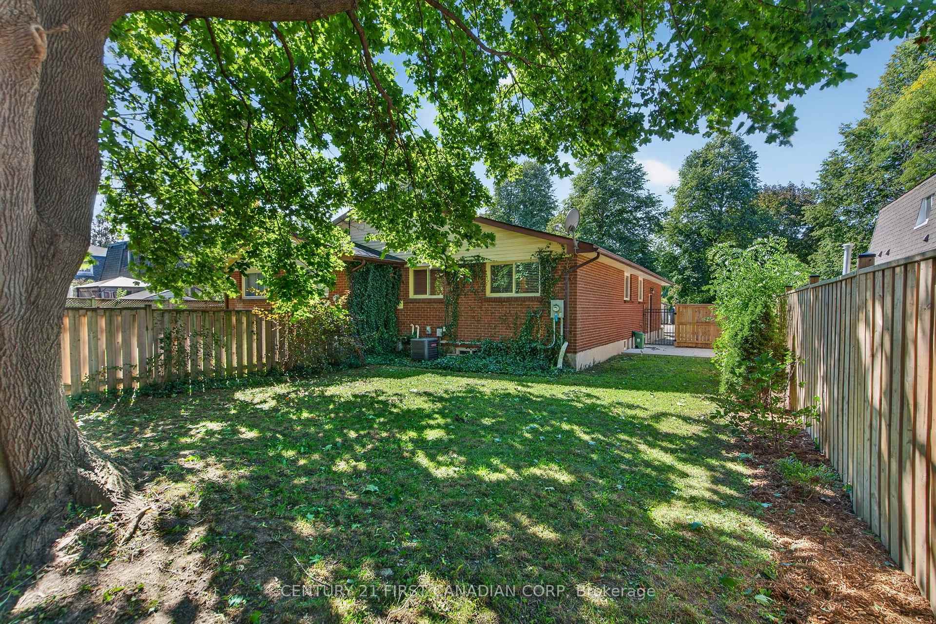 Photo 23 of 86 St Clair Crescent, London, South O — HOMEH