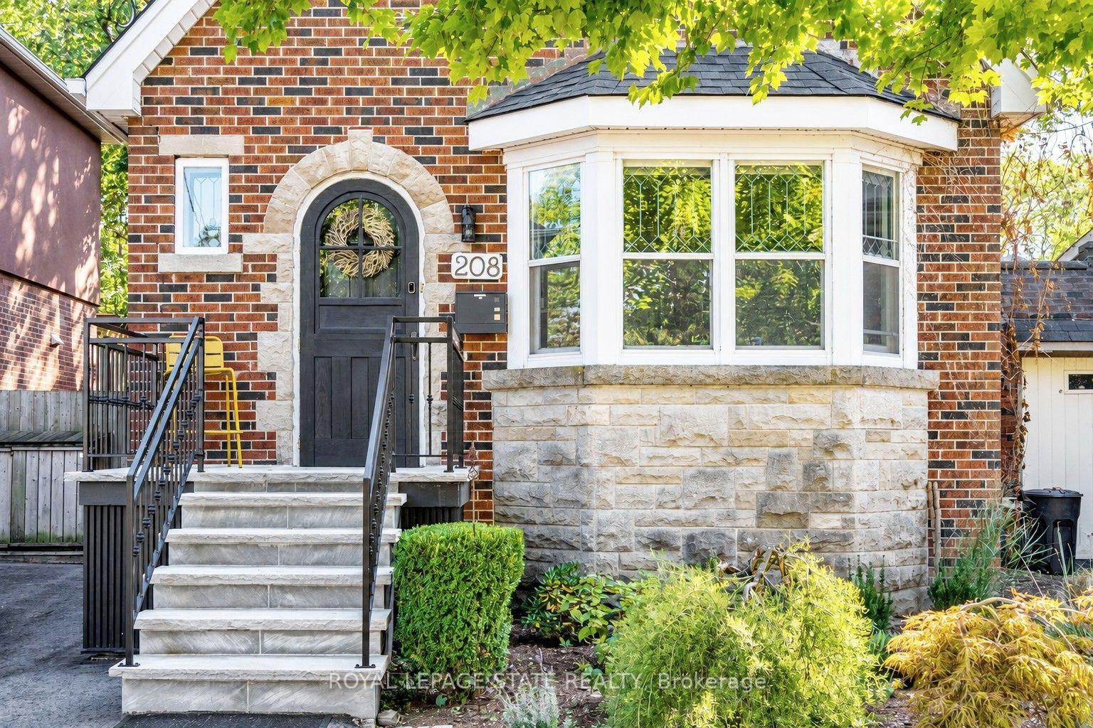 Photo 2 of 208 Cline Avenue N, Hamilton, Westdale — HOMEH