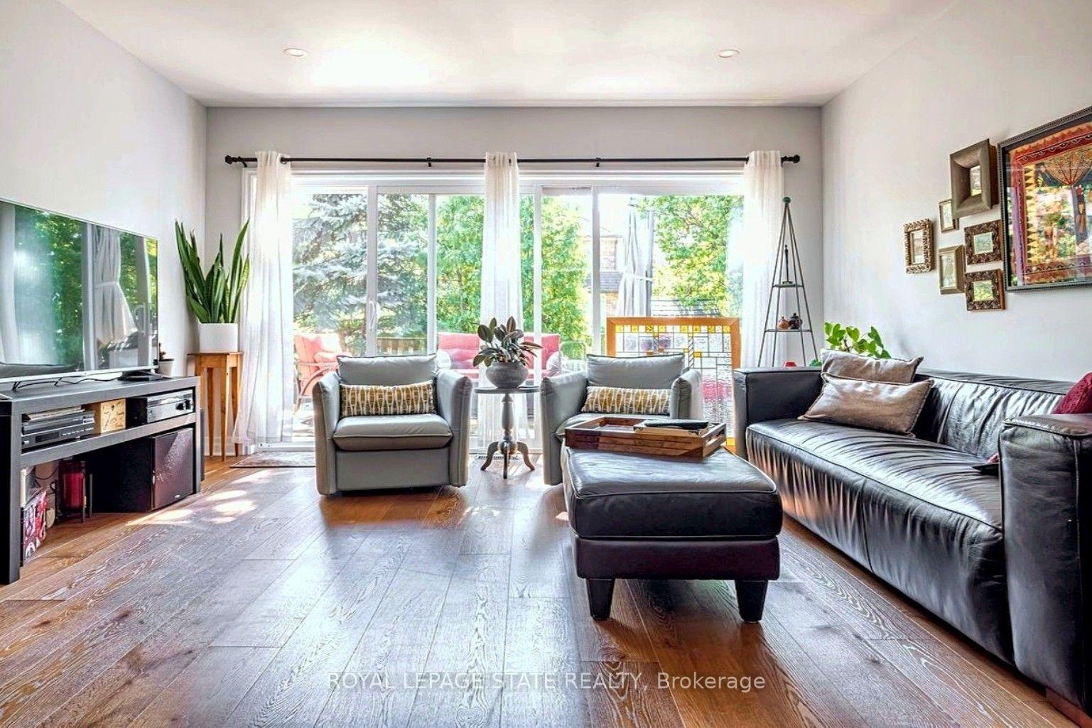 Photo 12 of 208 Cline Avenue N, Hamilton, Westdale — HOMEH