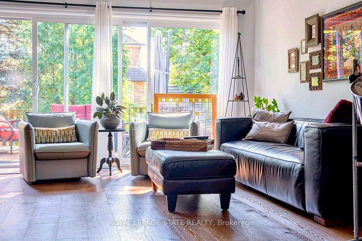 Photo 15 of 208 Cline Avenue N, Hamilton, Westdale — HOMEH