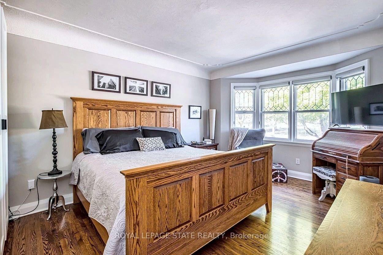 Photo 20 of 208 Cline Avenue N, Hamilton, Westdale — HOMEH