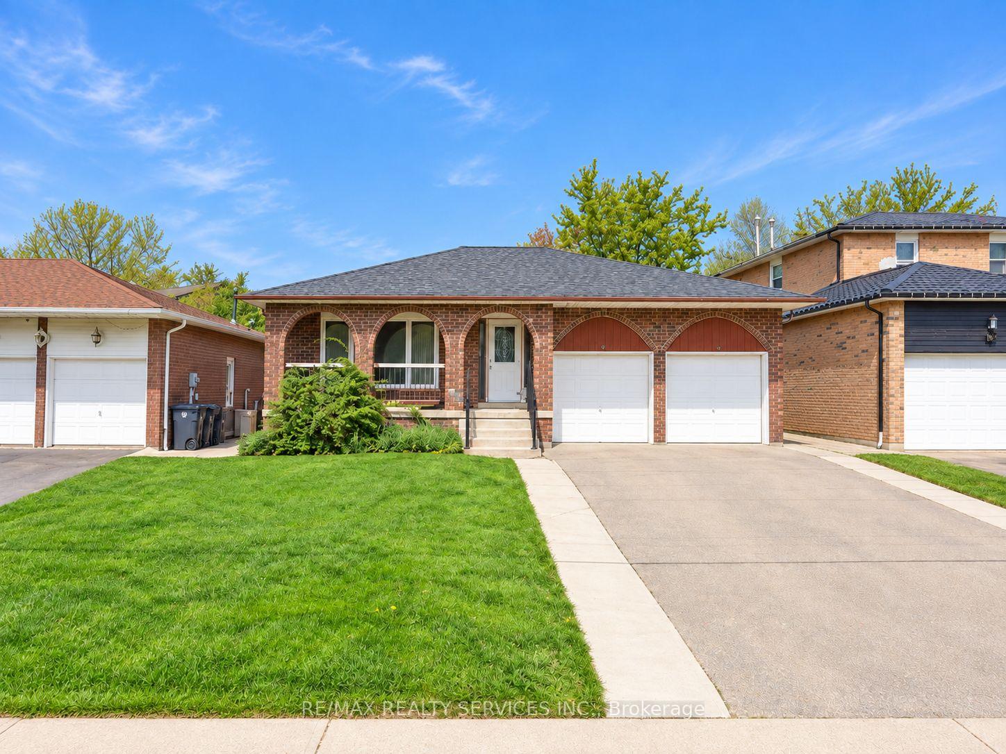 Photo 1 of 52 Centre Street N, Brampton, Brampton North — HOMEH