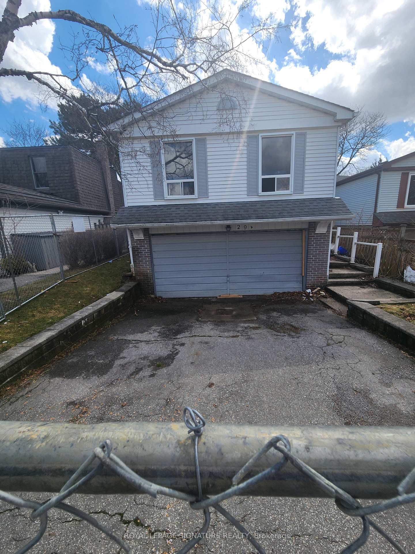 Photo 2 of 29 Lillooet Crescent, Richmond Hill, North Richvale — HOMEH