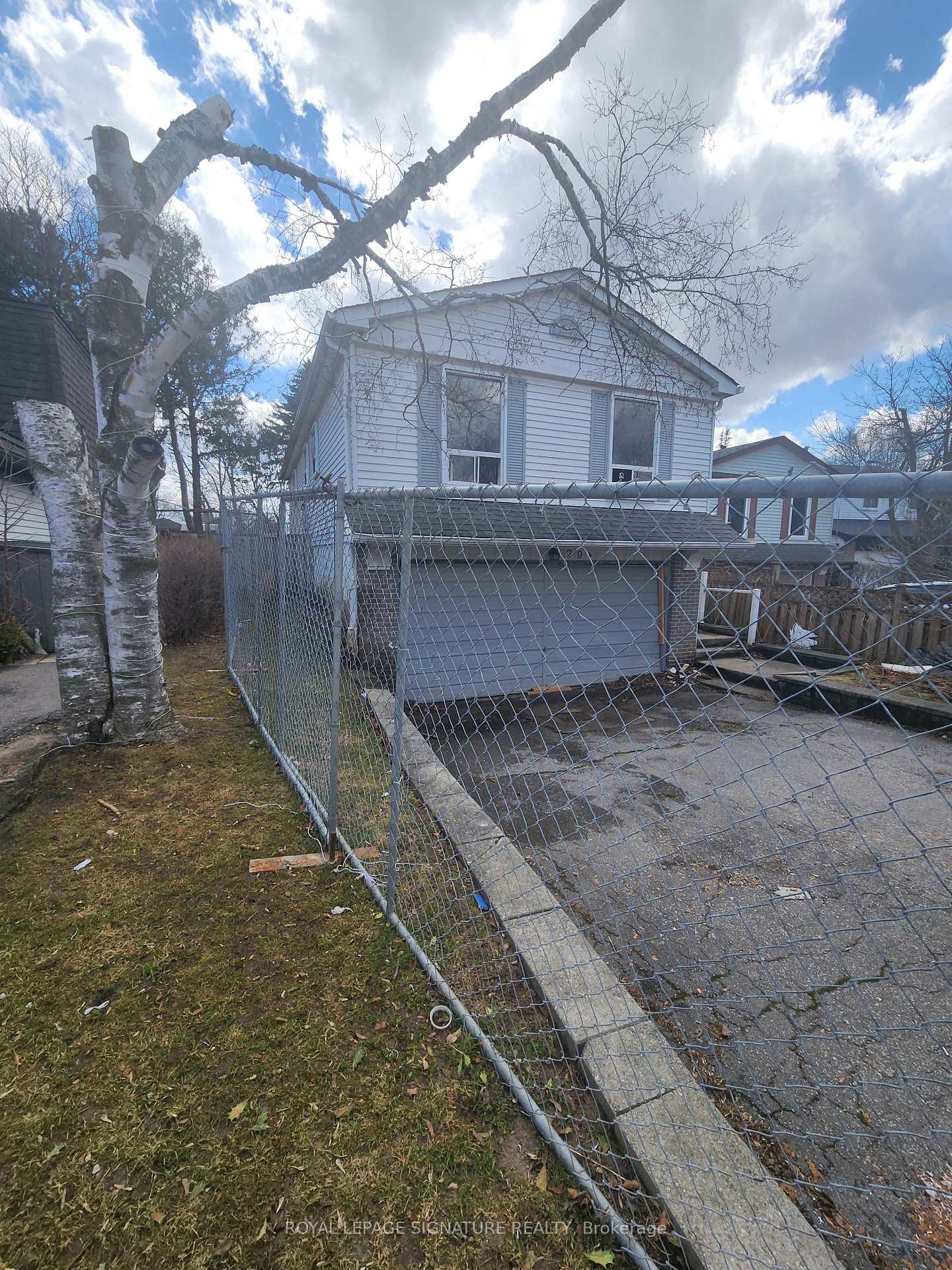 Photo 3 of 29 Lillooet Crescent, Richmond Hill, North Richvale — HOMEH