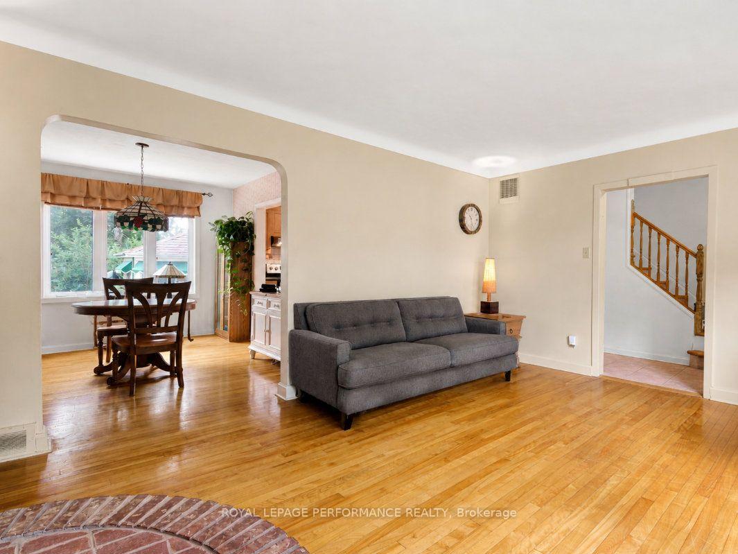 Photo 8 of 550 Wolffdale Crescent, Ottawa, Overbrook/Castle Heights — HOMEH