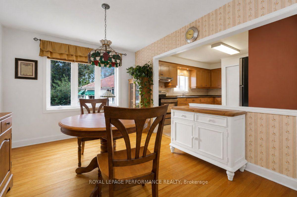 Photo 10 of 550 Wolffdale Crescent, Ottawa, Overbrook/Castle Heights — HOMEH