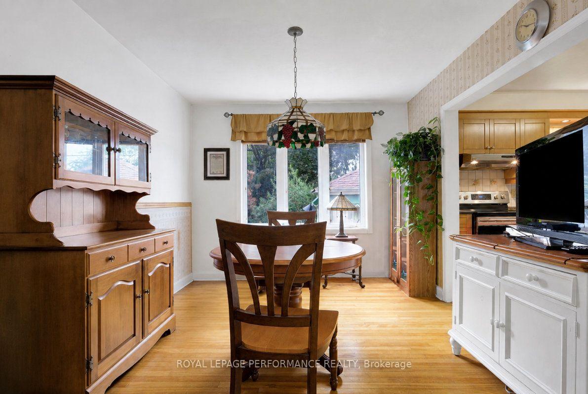 Photo 11 of 550 Wolffdale Crescent, Ottawa, Overbrook/Castle Heights — HOMEH