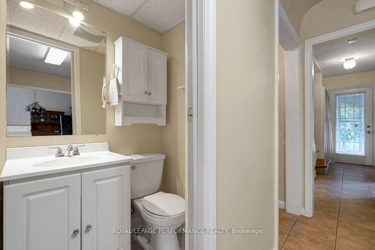 Photo 17 of 550 Wolffdale Crescent, Ottawa, Overbrook/Castle Heights — HOMEH