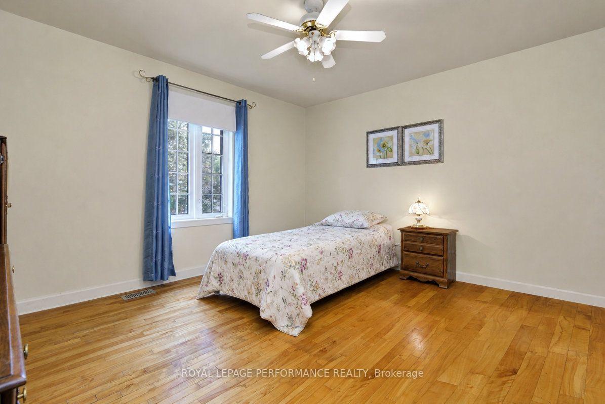 Photo 22 of 550 Wolffdale Crescent, Ottawa, Overbrook/Castle Heights — HOMEH