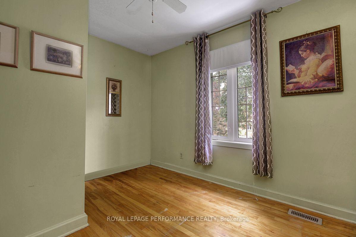 Photo 23 of 550 Wolffdale Crescent, Ottawa, Overbrook/Castle Heights — HOMEH