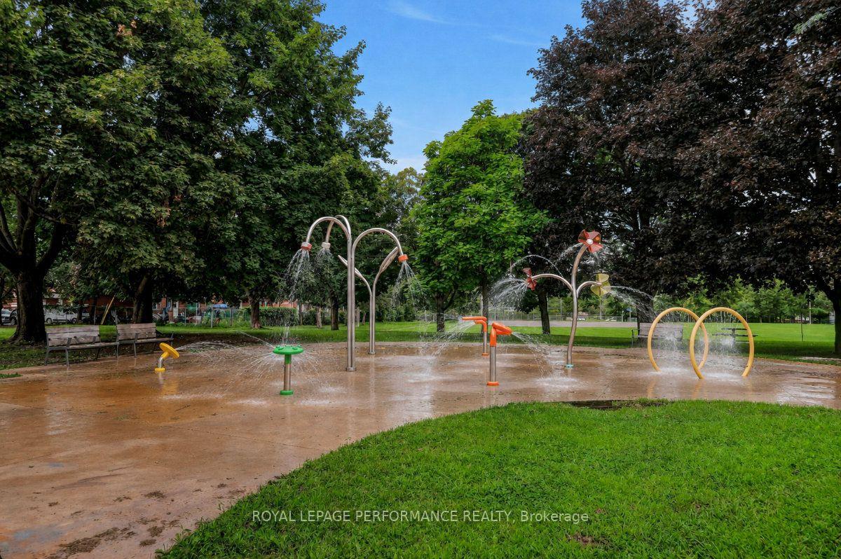 Photo 41 of 550 Wolffdale Crescent, Ottawa, Overbrook/Castle Heights — HOMEH