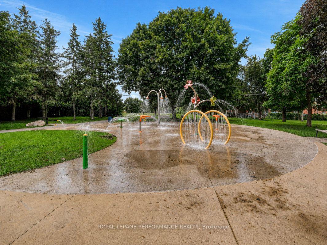 Photo 42 of 550 Wolffdale Crescent, Ottawa, Overbrook/Castle Heights — HOMEH