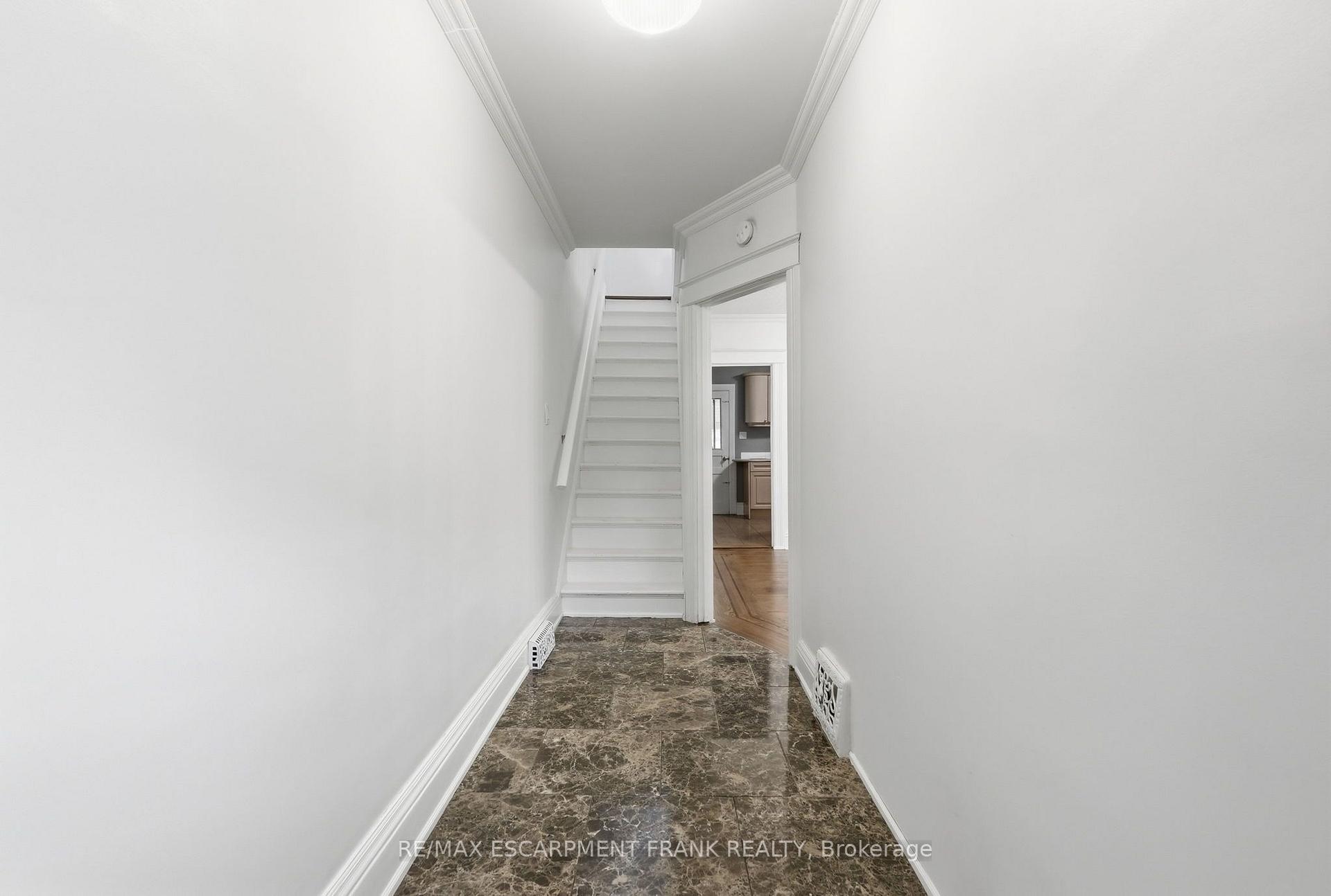 Photo 5 of 78 Beechwood Avenue, Hamilton, Gibson — HOMEH