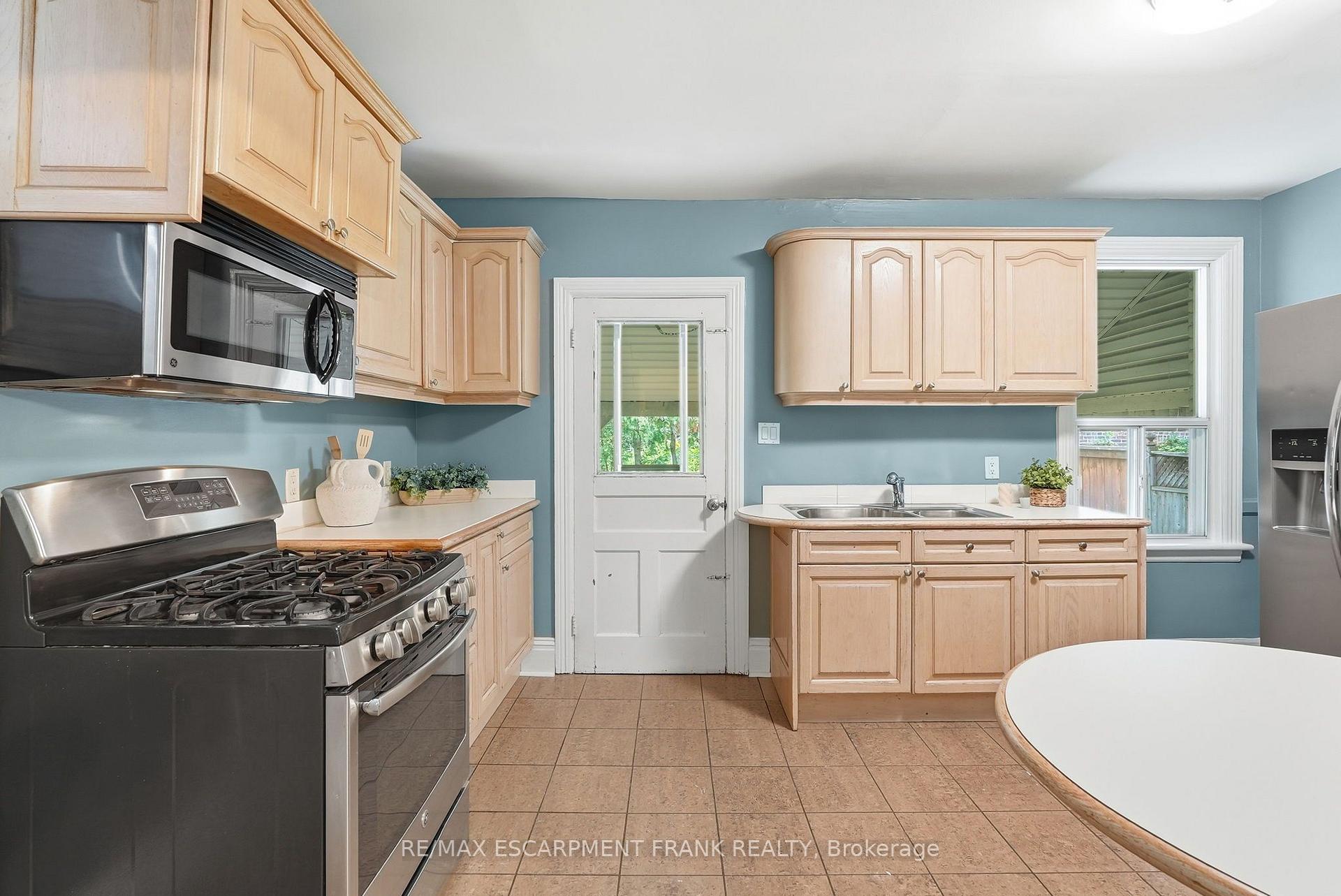 Photo 15 of 78 Beechwood Avenue, Hamilton, Gibson — HOMEH