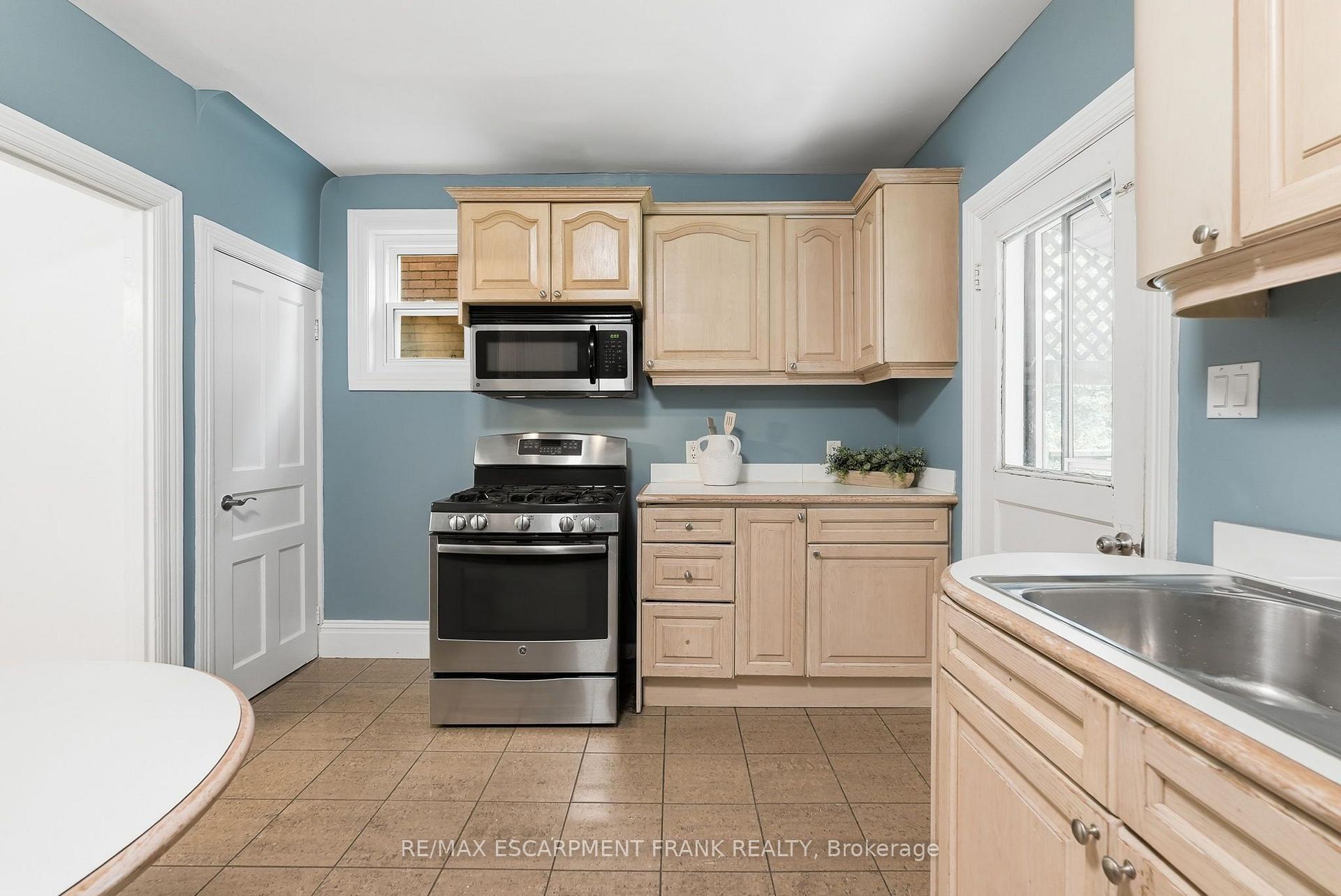 Photo 18 of 78 Beechwood Avenue, Hamilton, Gibson — HOMEH
