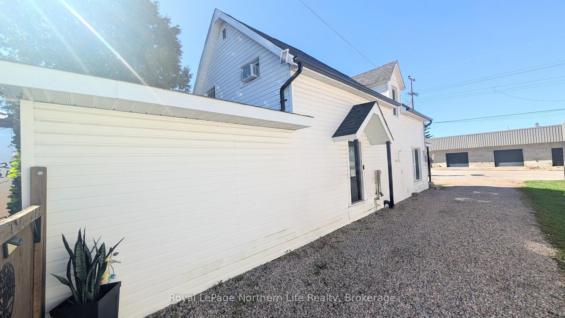 Photo 2 of 206 Nipissing Street, West Nipissing, Sturgeon Falls — HOMEH