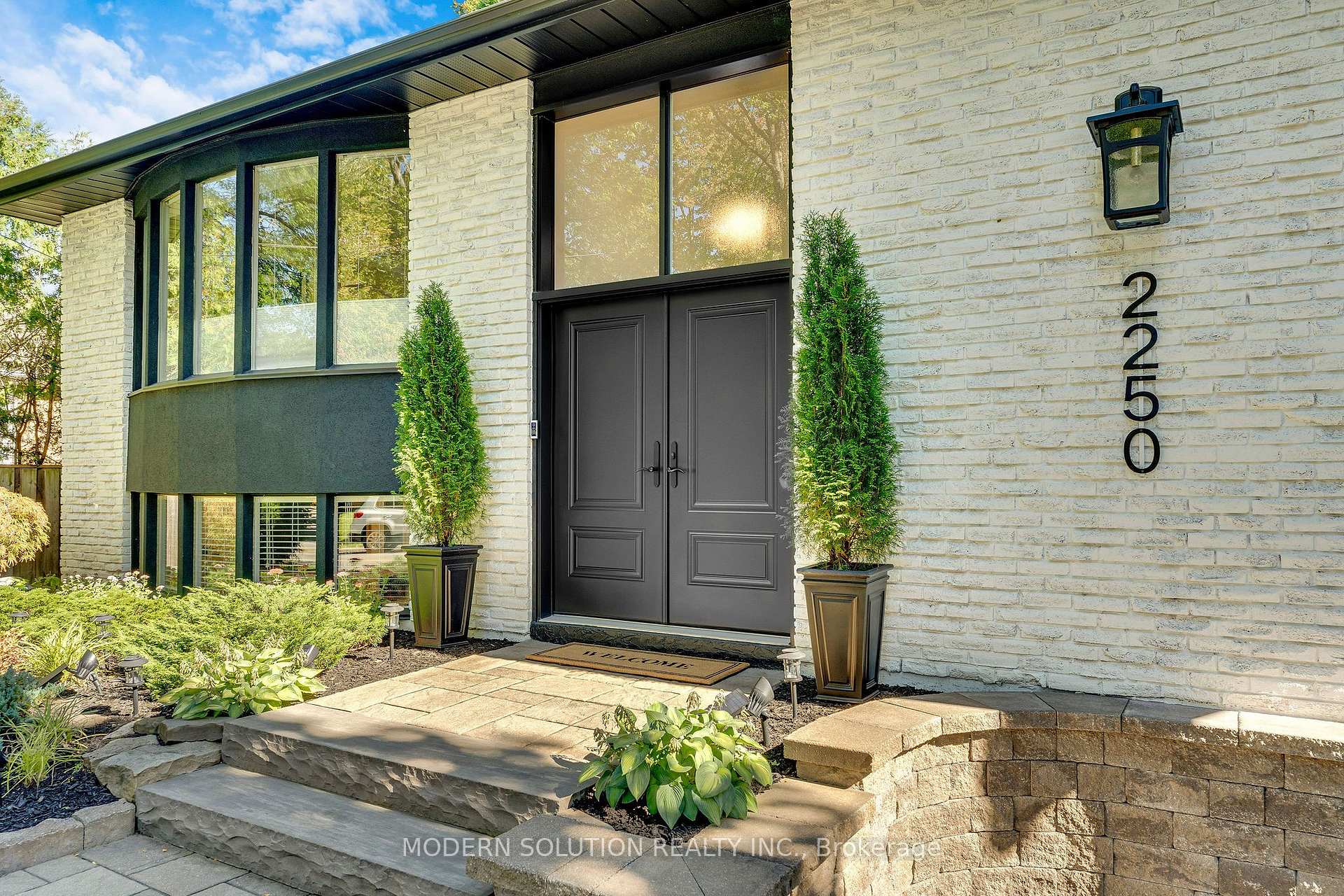 Photo 5 of 2250 Dunedin Road, Oakville, Ford — HOMEH