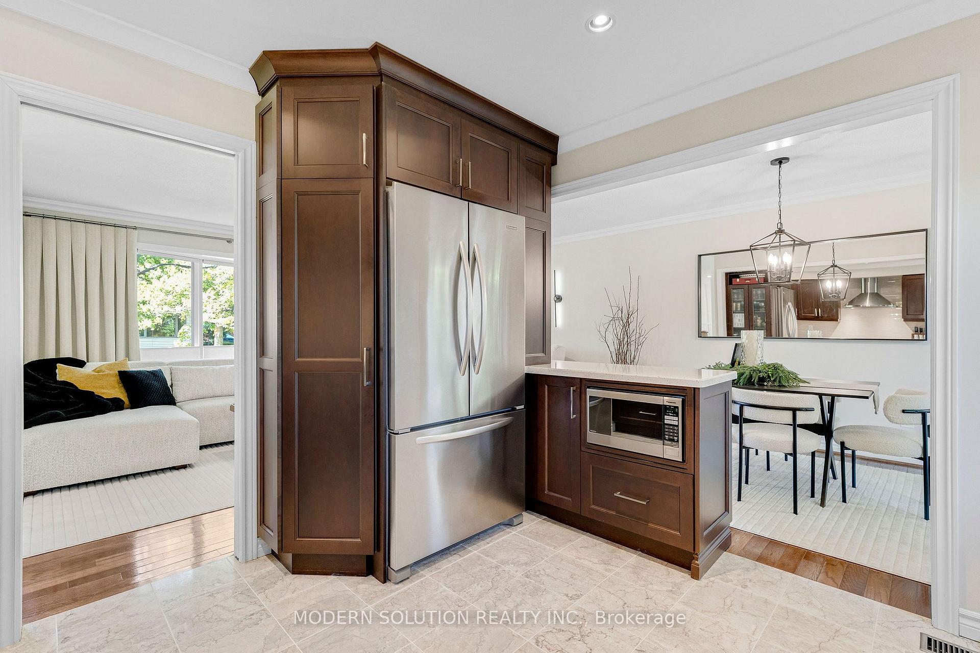 Photo 17 of 2250 Dunedin Road, Oakville, Ford — HOMEH