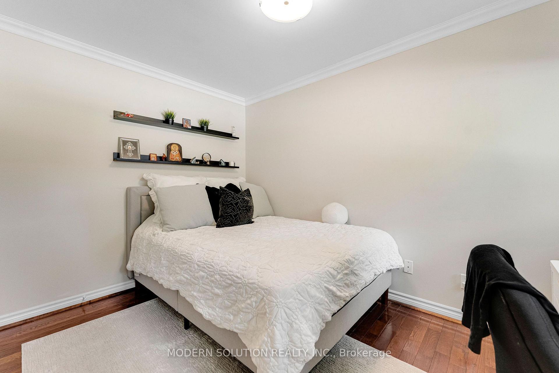 Photo 22 of 2250 Dunedin Road, Oakville, Ford — HOMEH