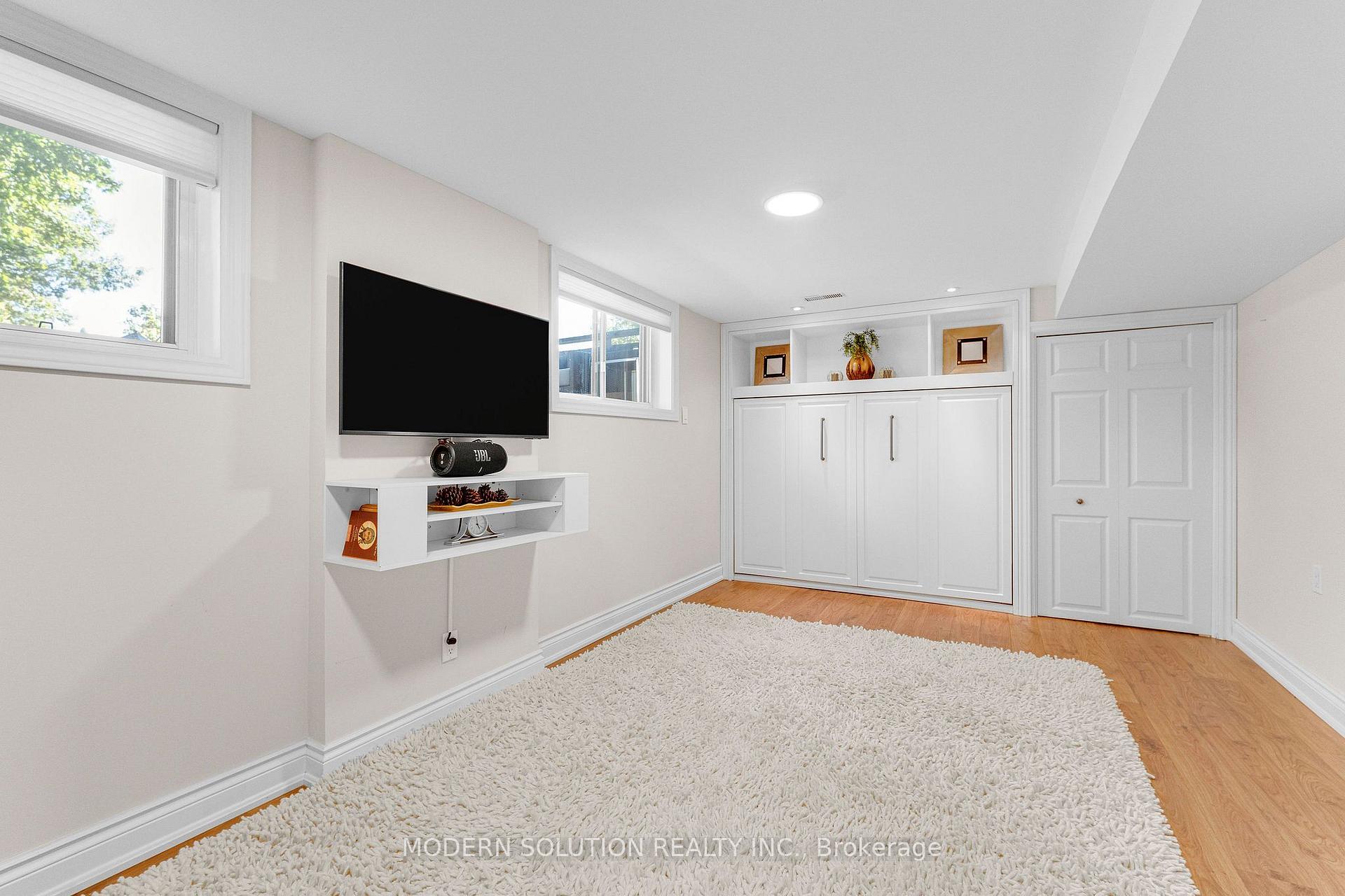 Photo 32 of 2250 Dunedin Road, Oakville, Ford — HOMEH