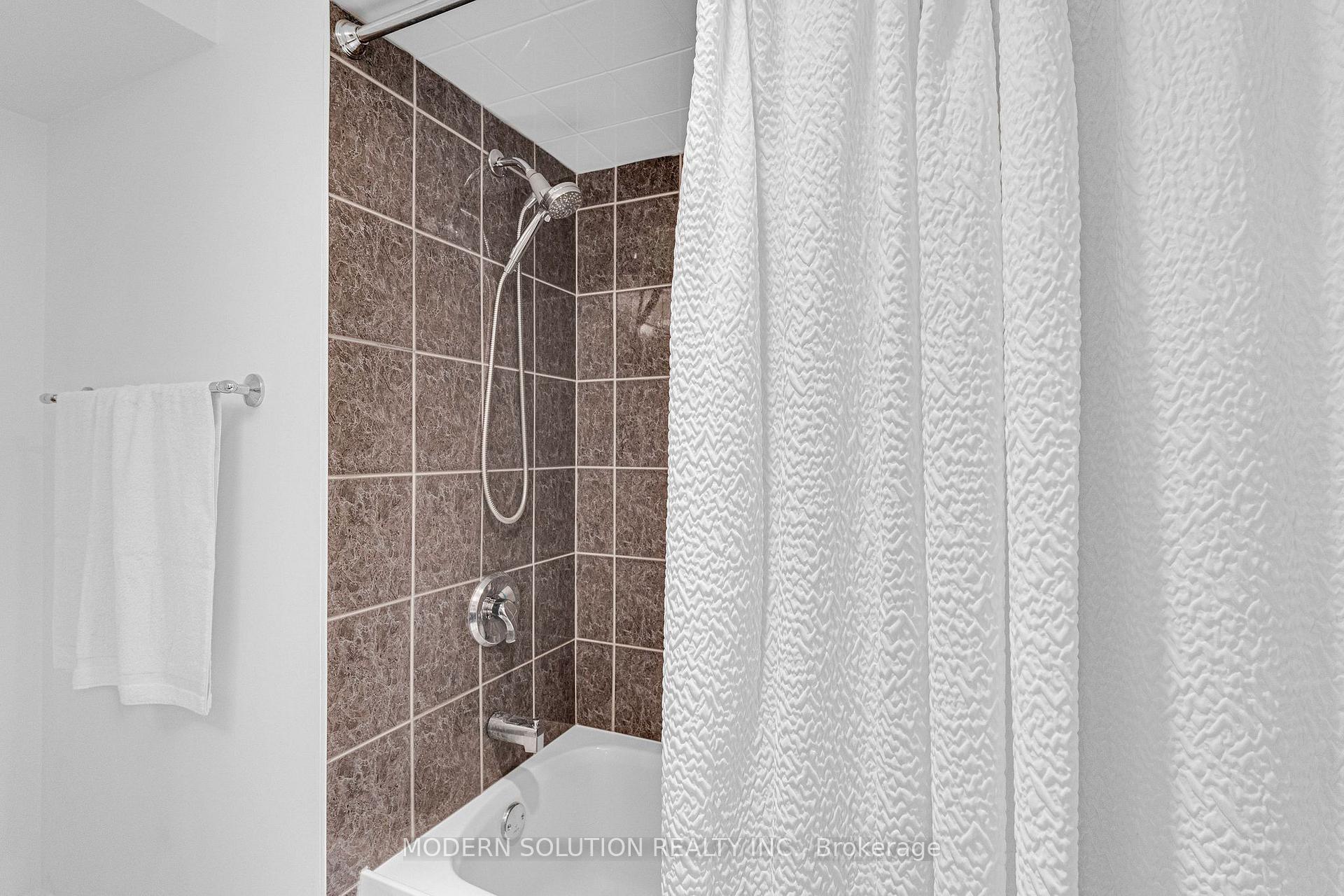 Photo 36 of 2250 Dunedin Road, Oakville, Ford — HOMEH