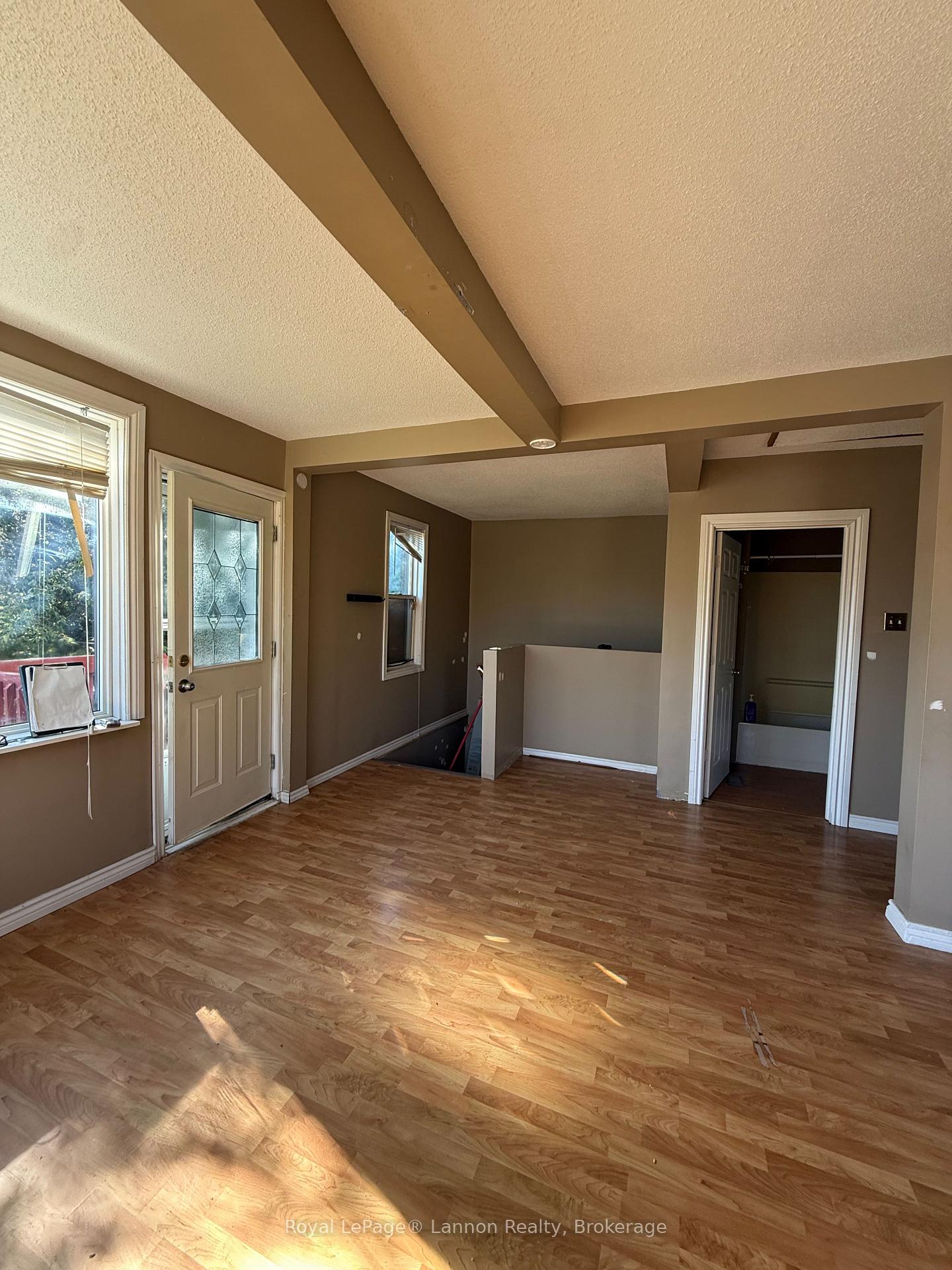 Photo 4 of 226 Algoma Street N, Thunder Bay, Shuniah — HOMEH