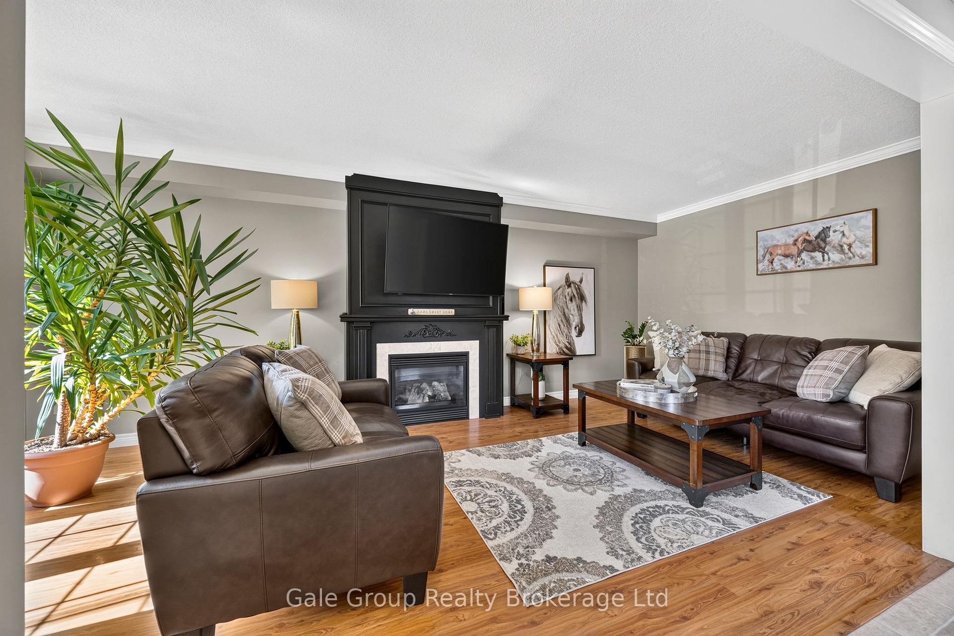 Photo 5 of 115 Burtch Street, Woodstock, Woodstock - South — HOMEH