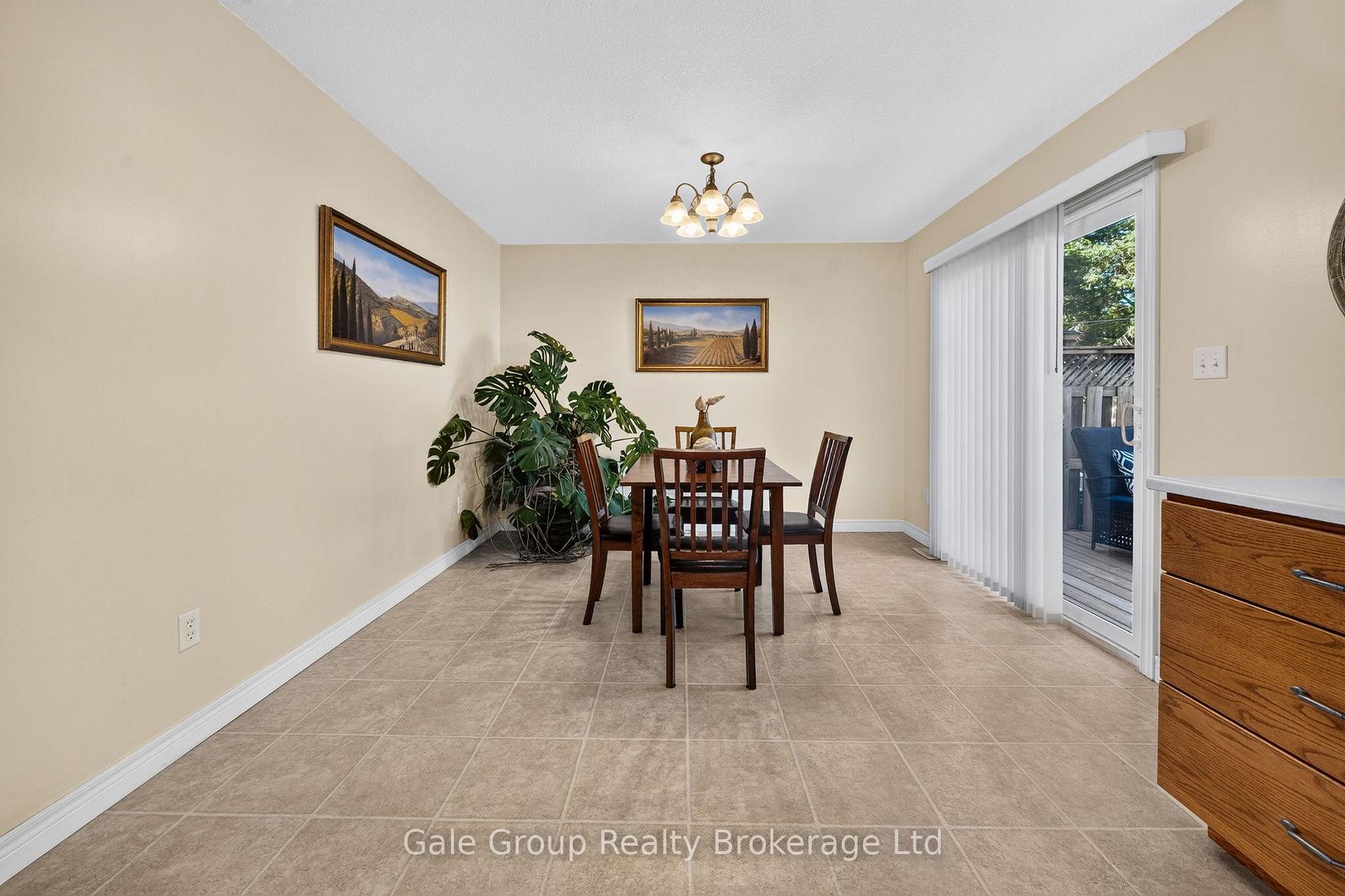 Photo 13 of 115 Burtch Street, Woodstock, Woodstock - South — HOMEH