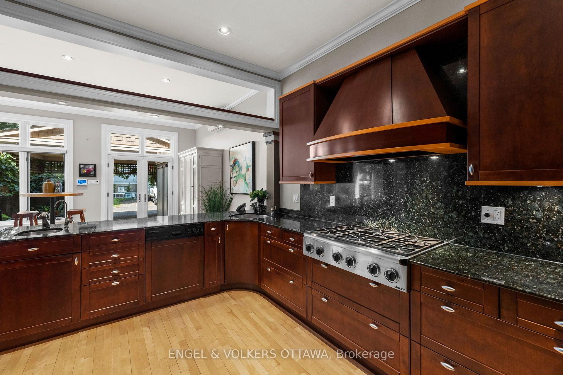 Photo 16 of 17 Oakland Avenue, Ottawa, Glebe — HOMEH