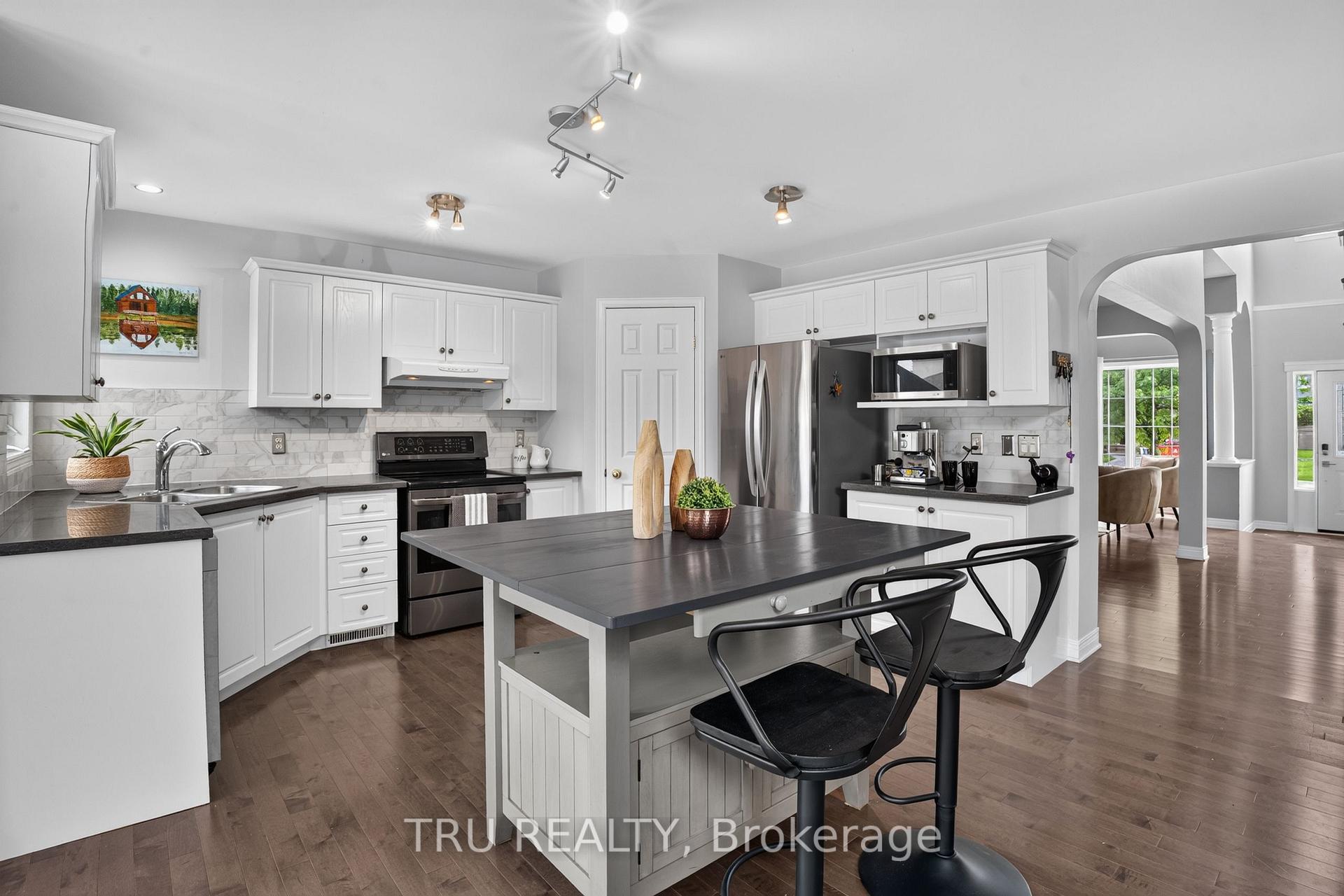 Photo 8 of 57 Golflinks Drive, Ottawa, Barrhaven - Stonebridge — HOMEH