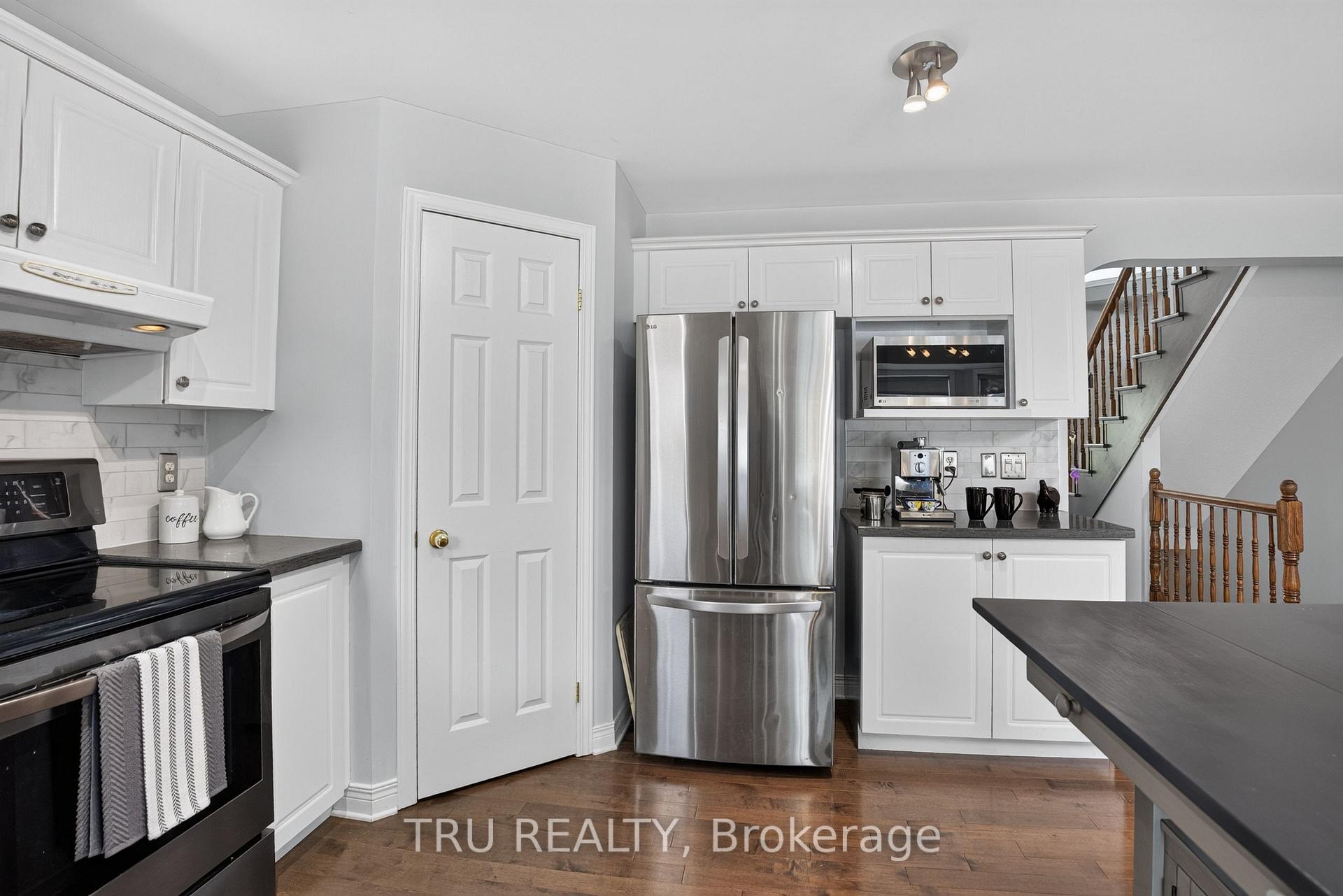 Photo 11 of 57 Golflinks Drive, Ottawa, Barrhaven - Stonebridge — HOMEH