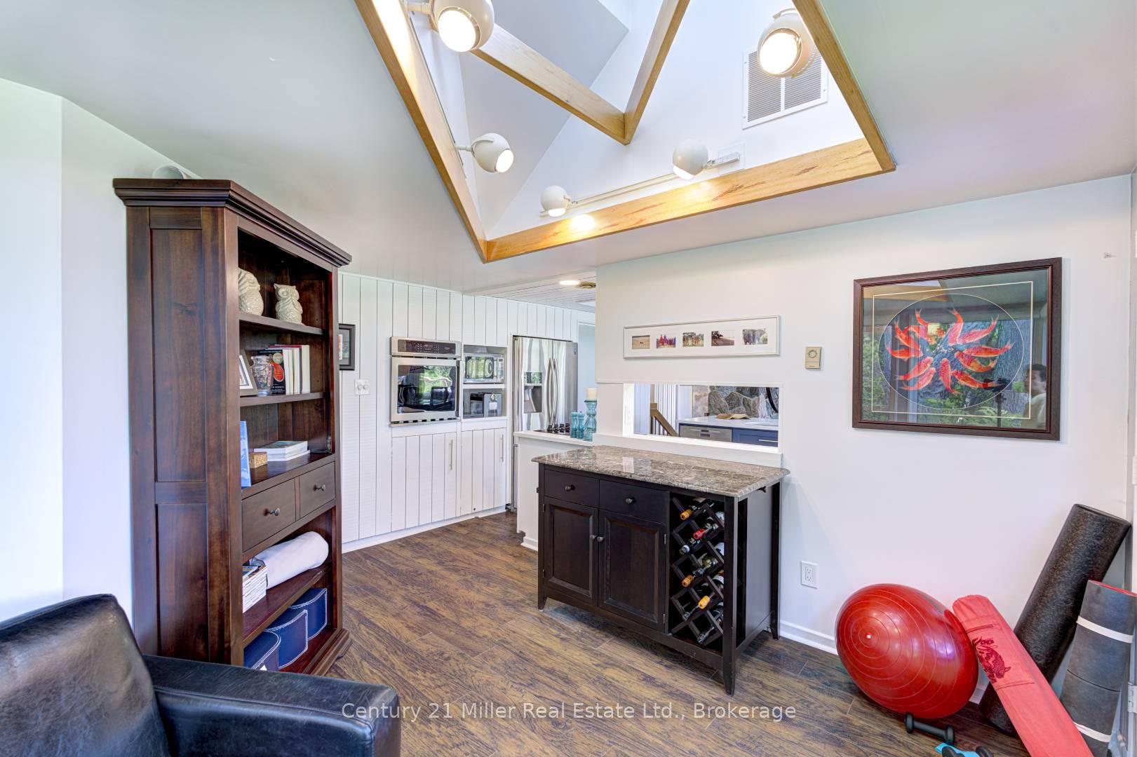 Photo 21 of 50 Greensview Drive, Kitchener, Pioneer Tower West — HOMEH