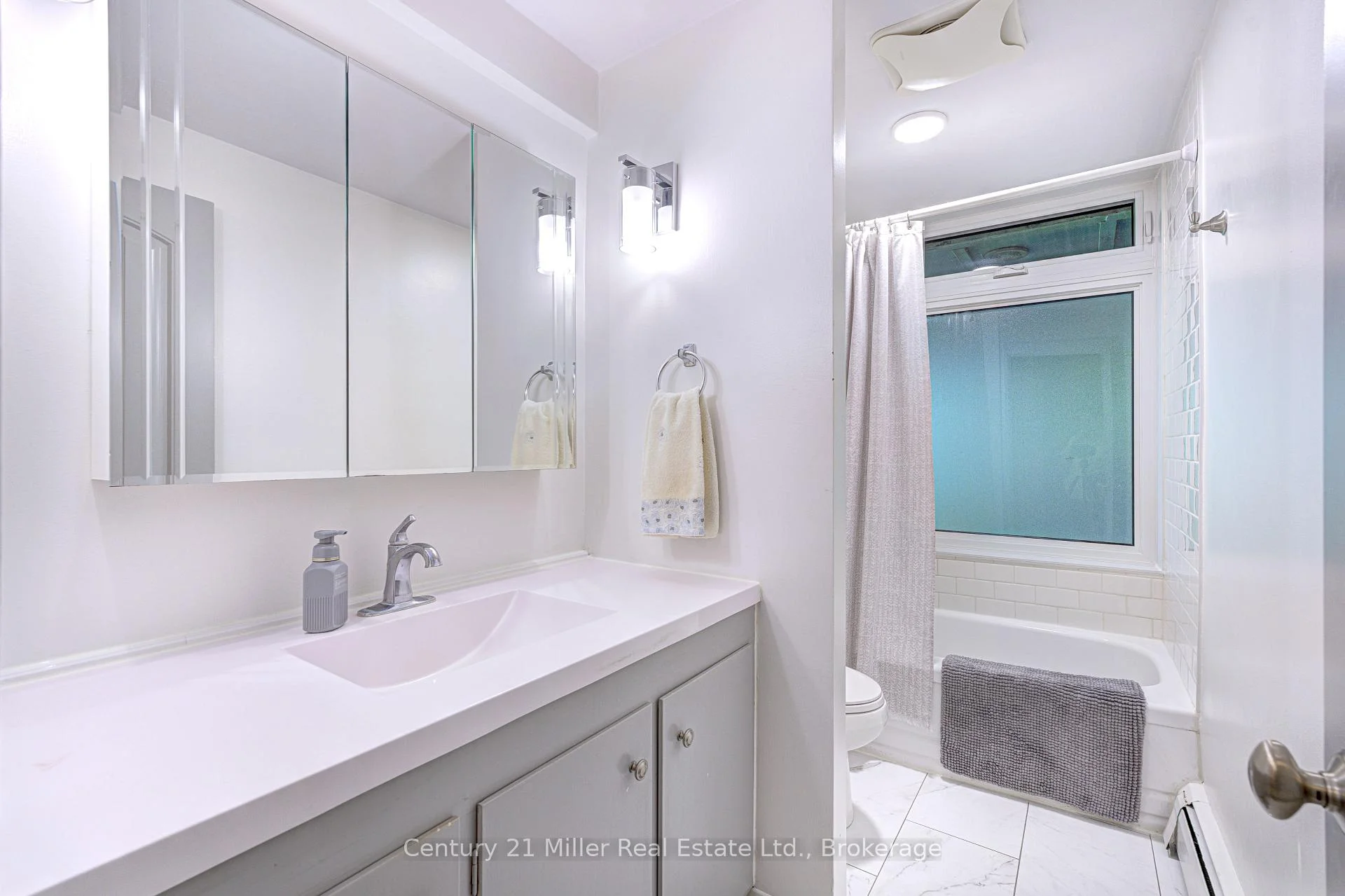 Photo 37 of 50 Greensview Drive, Kitchener, Pioneer Tower West — HOMEH
