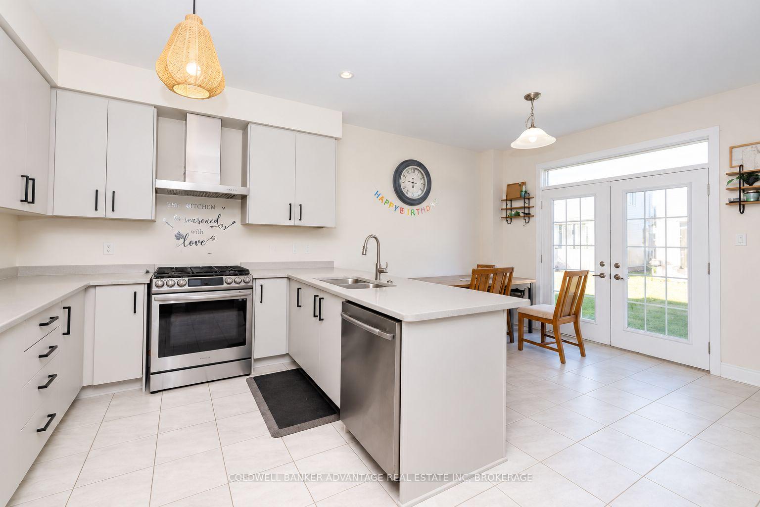 Photo 7 of 8 Downriver Drive, Welland, Dain City — HOMEH