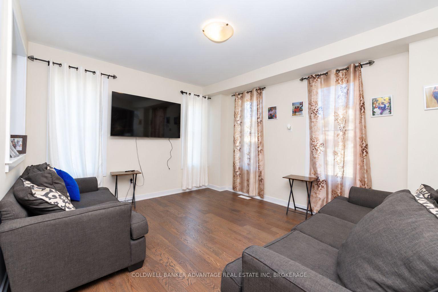 Photo 10 of 8 Downriver Drive, Welland, Dain City — HOMEH