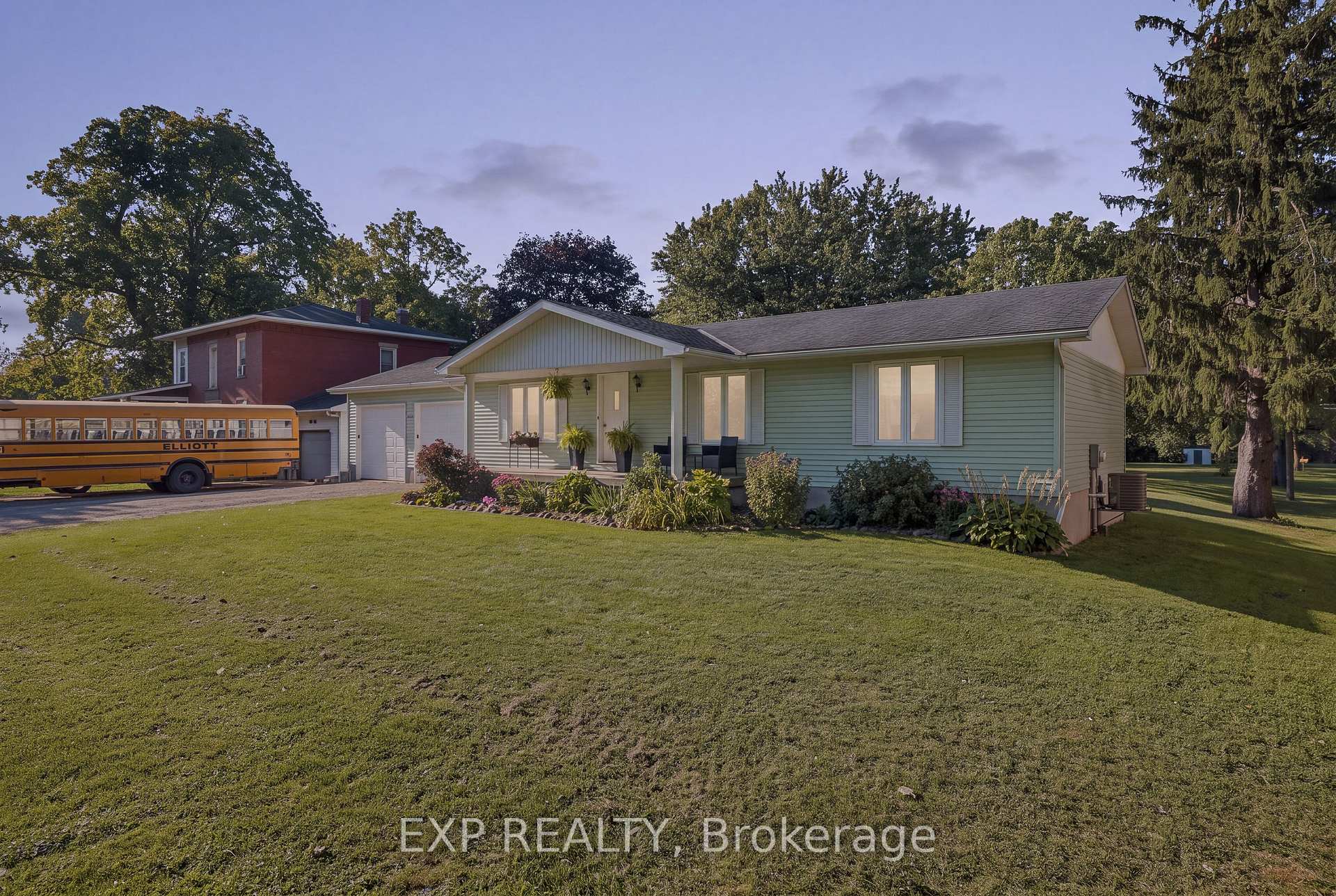 Photo 2 of 1065 Howick Street, Howick — HOMEH
