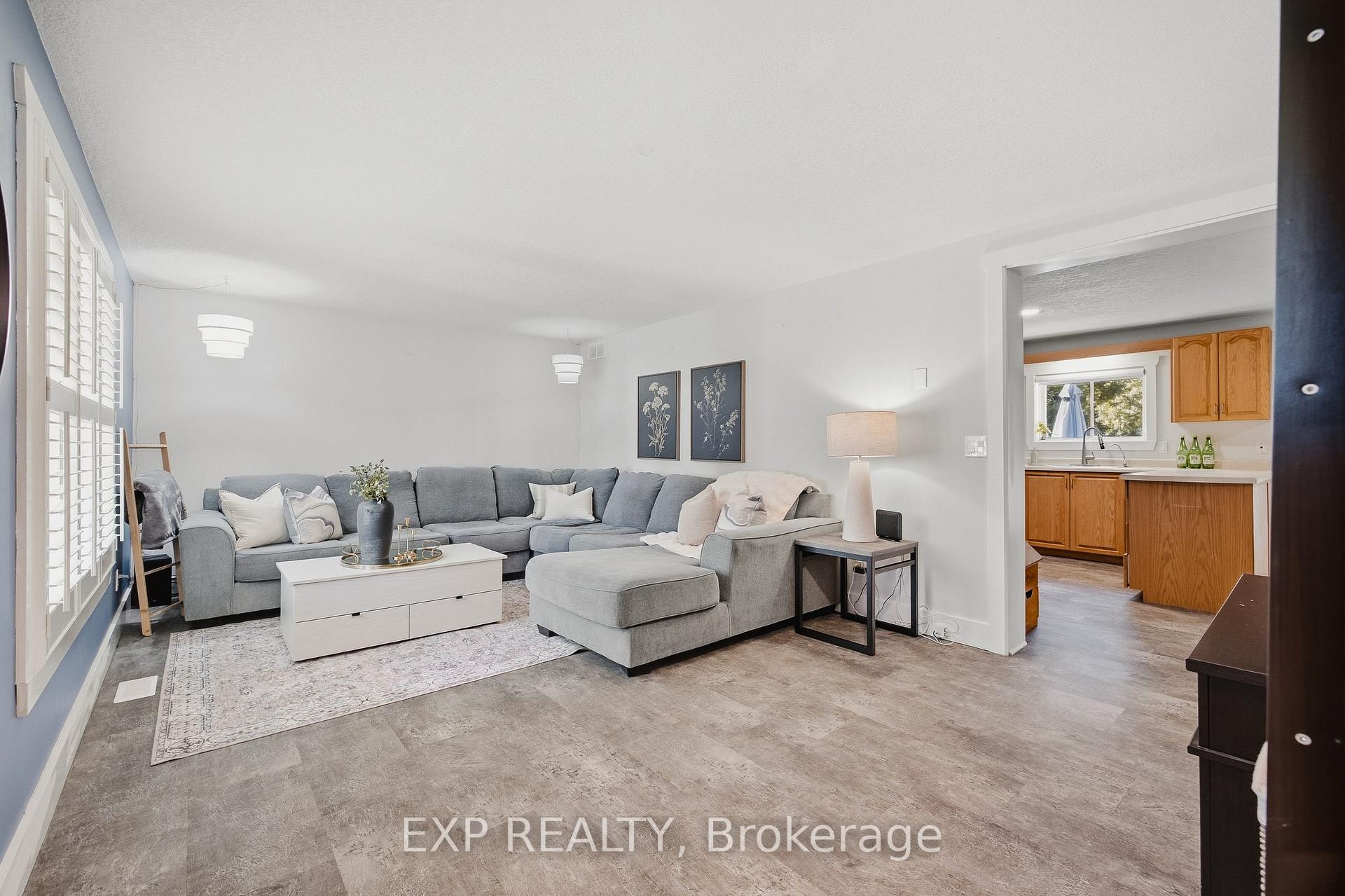 Photo 3 of 1065 Howick Street, Howick — HOMEH