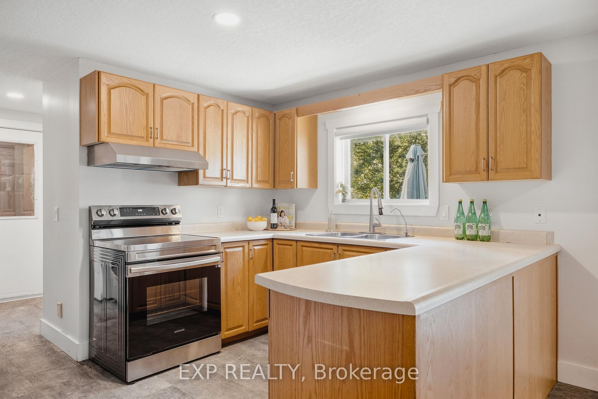 Photo 6 of 1065 Howick Street, Howick — HOMEH