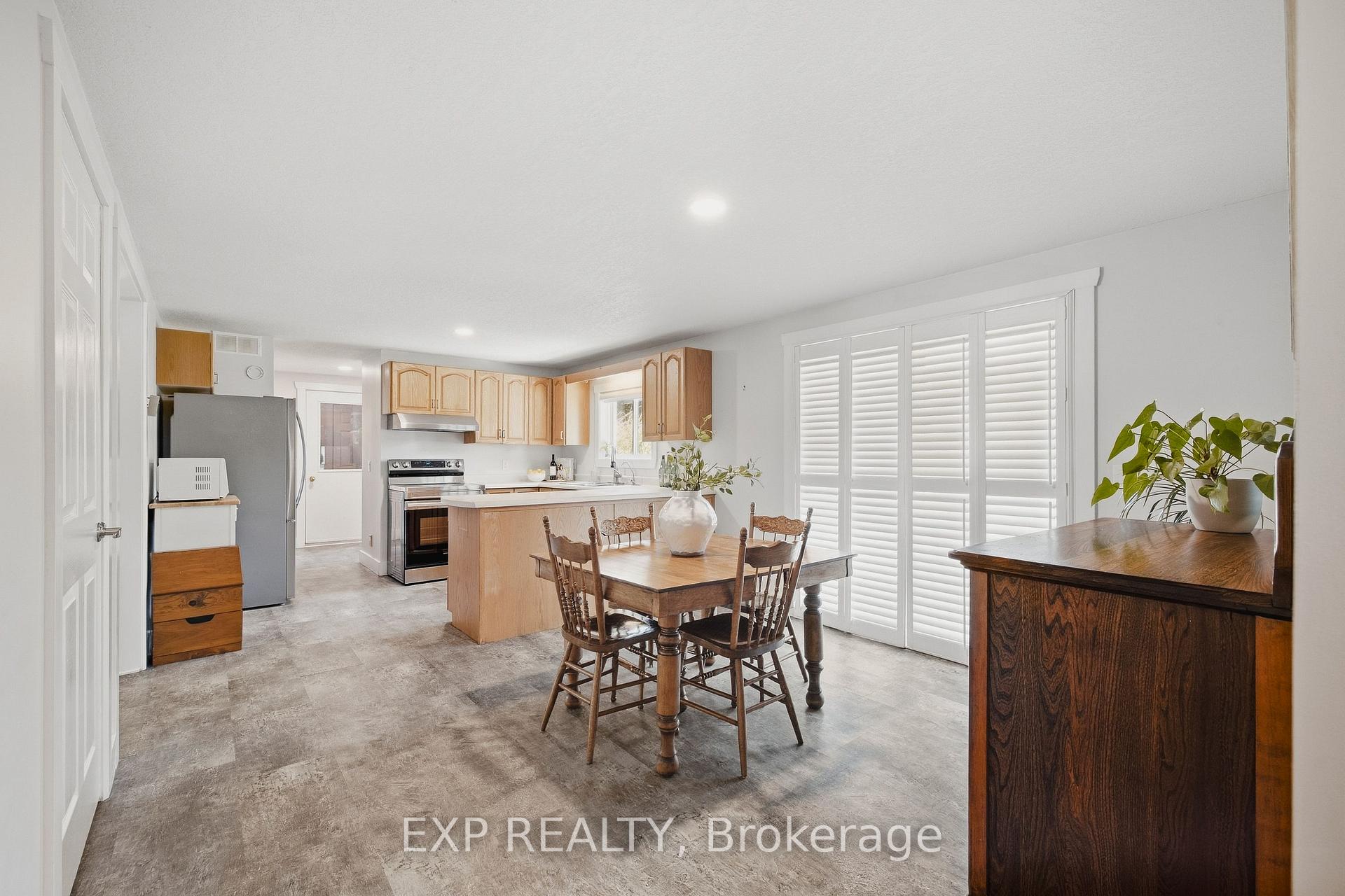 Photo 9 of 1065 Howick Street, Howick — HOMEH