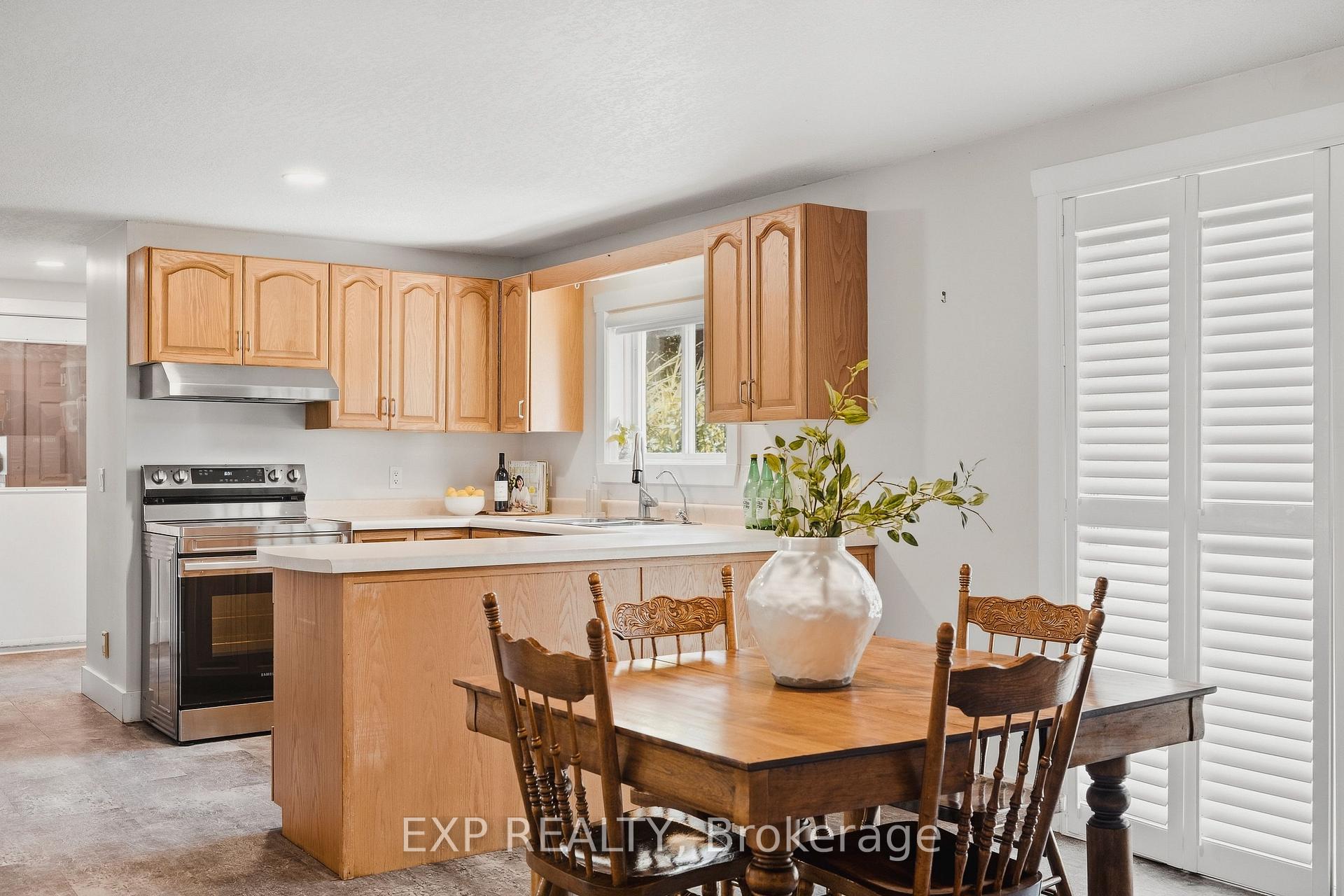 Photo 10 of 1065 Howick Street, Howick — HOMEH